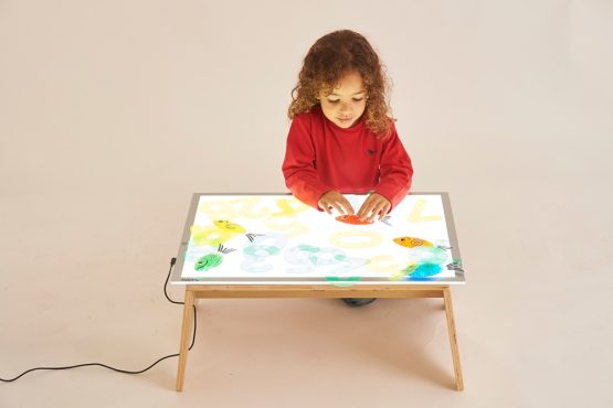 Šviesos panelė su stalu A2 72271