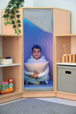 Kampinis asmeninės erdvės kampelis su čiužinuku ir apšvietimu  098992