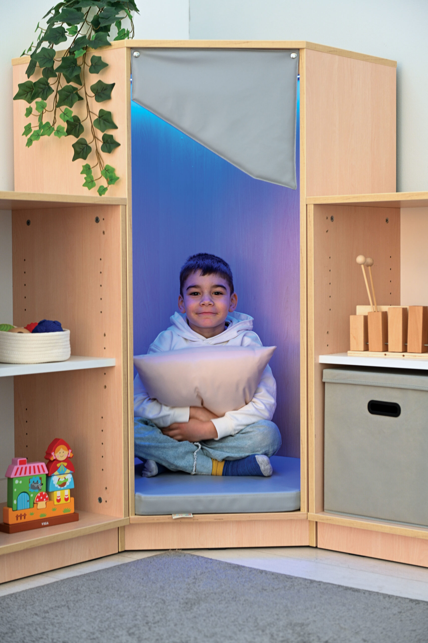 098992_n_24 Kampinis asmeninės erdvės kampelis su čiužinuku ir apšvietimu 098992 - Image 1