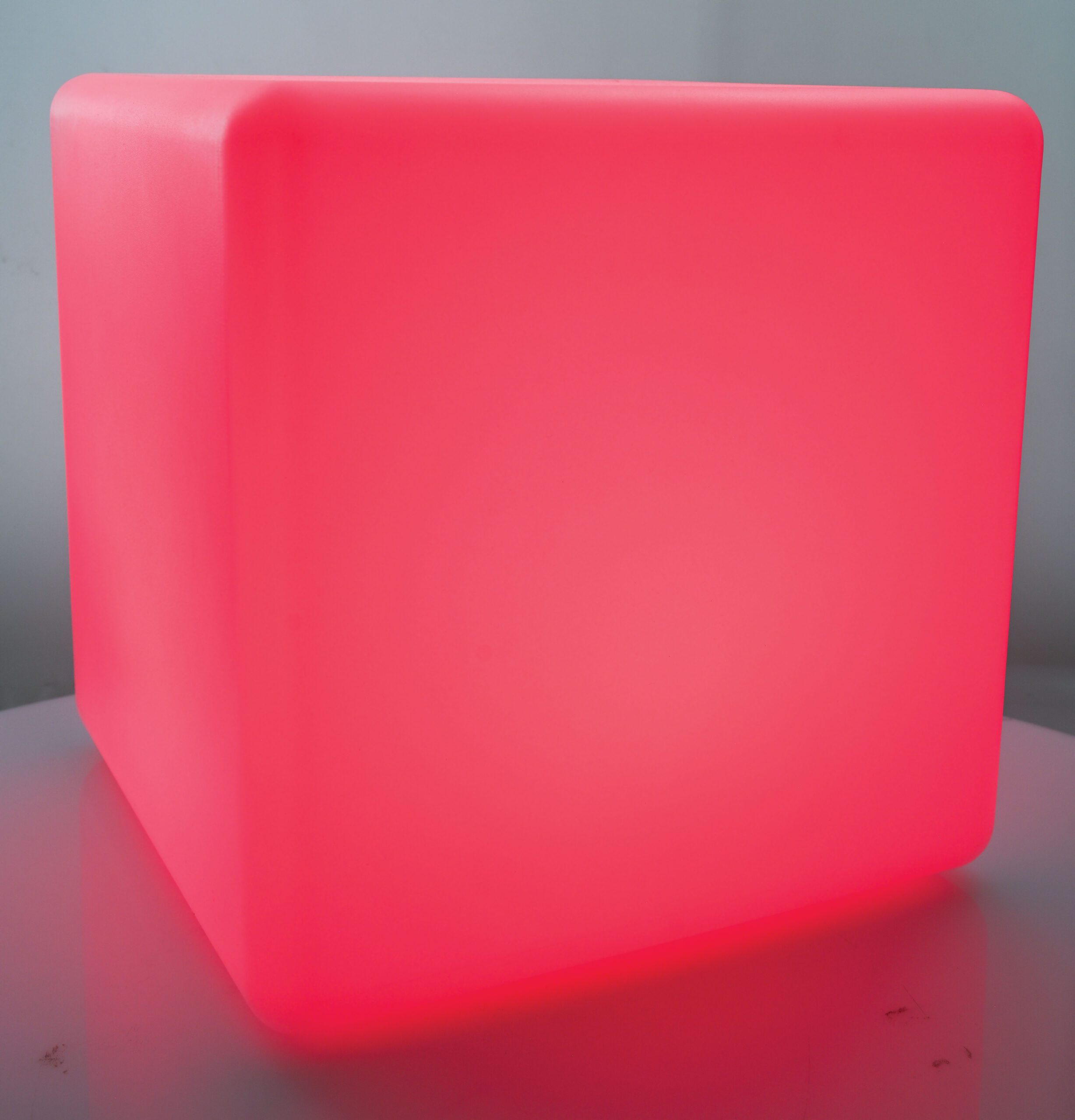 svieciantis-led-kubas-554302-main Šviečiantis LED kubas 554302 - Image 1